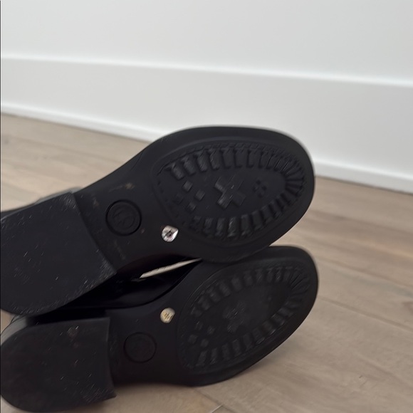 Aquatalia Black Ankle Boots Sleek Leather Design water resistant - Picture 4 of 4